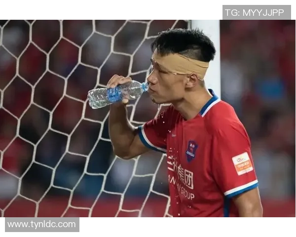 足球退役球星秃子回忆录：从绿茵场到人生新起点的蜕变与奋斗